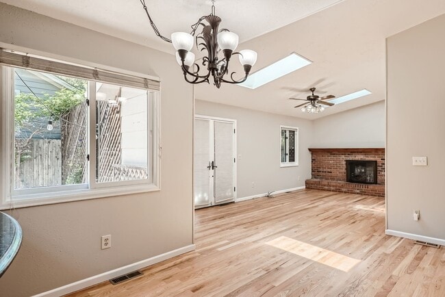 Building Photo - Stunning Home by Arapahoe Lake