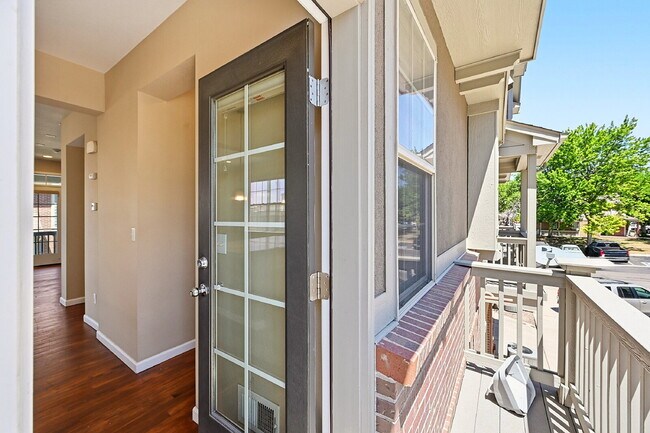 Building Photo - $2,640.95 -  3 Bed, 2.5 Bath Townhome in Denver with Attached Garage and Central AC!