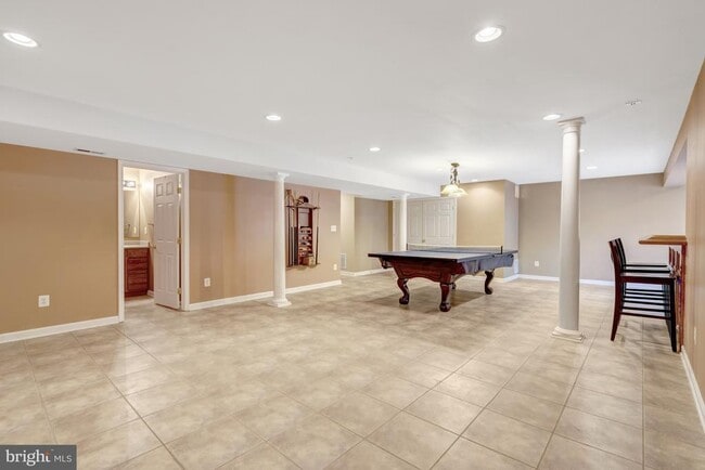 Building Photo - 6001 Alderdale Pl