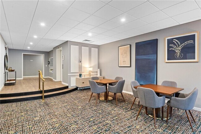 Building Photo - 30 Argyle Ave