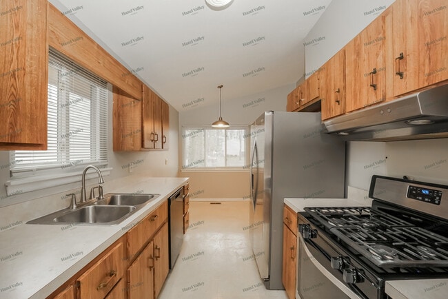 Building Photo - 23983 Delmere Dr