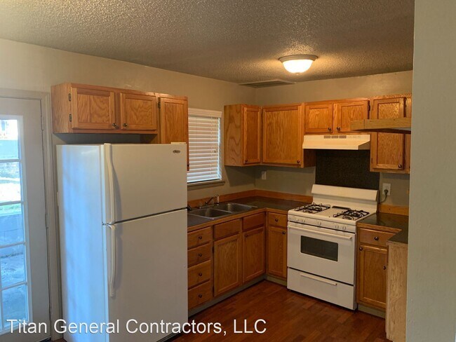Building Photo - 2023 Sagecrest St