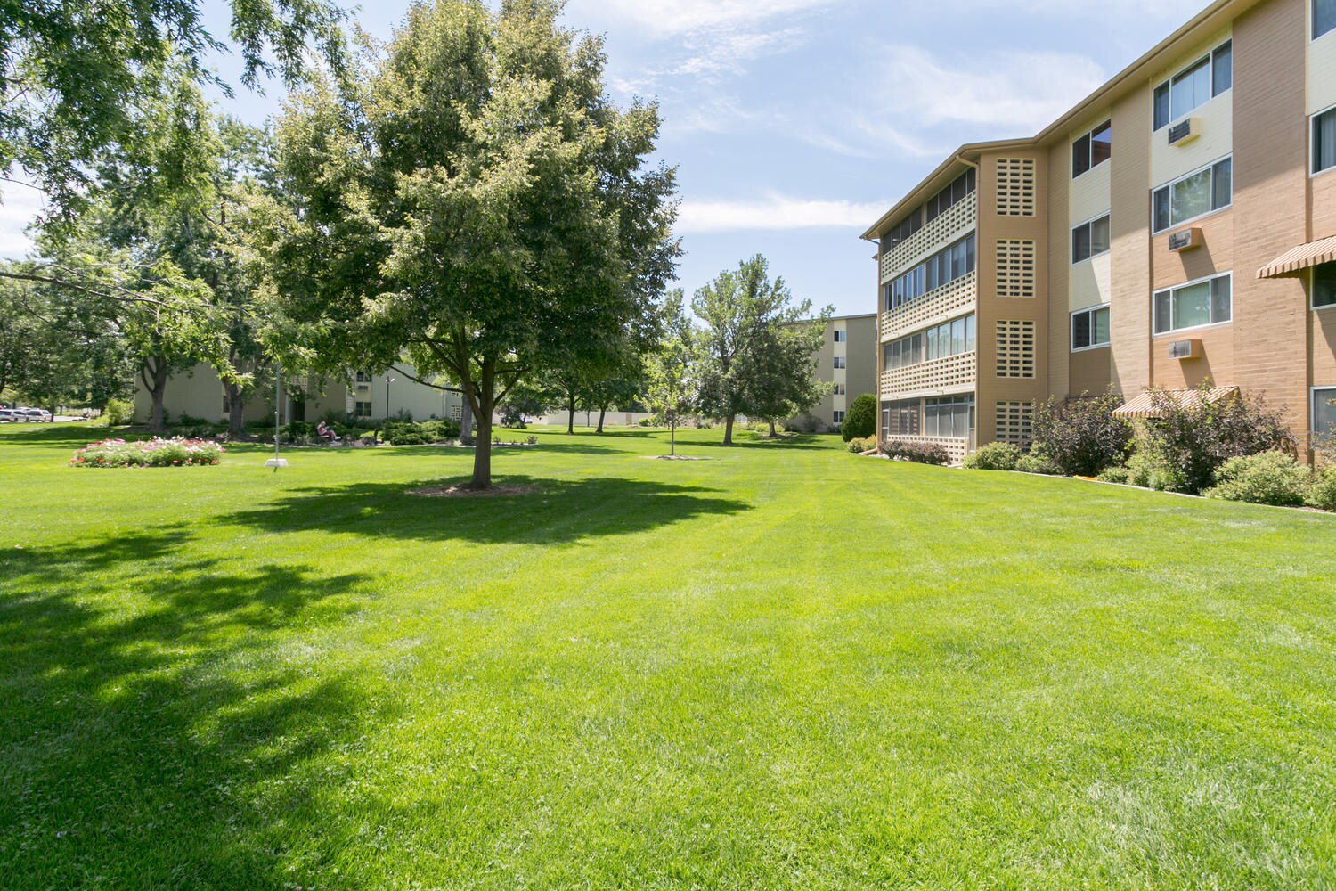 Building Photo - 615 S Alton Way