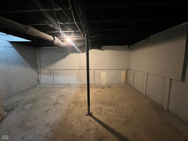 Building Photo - 154 S 9th Ave