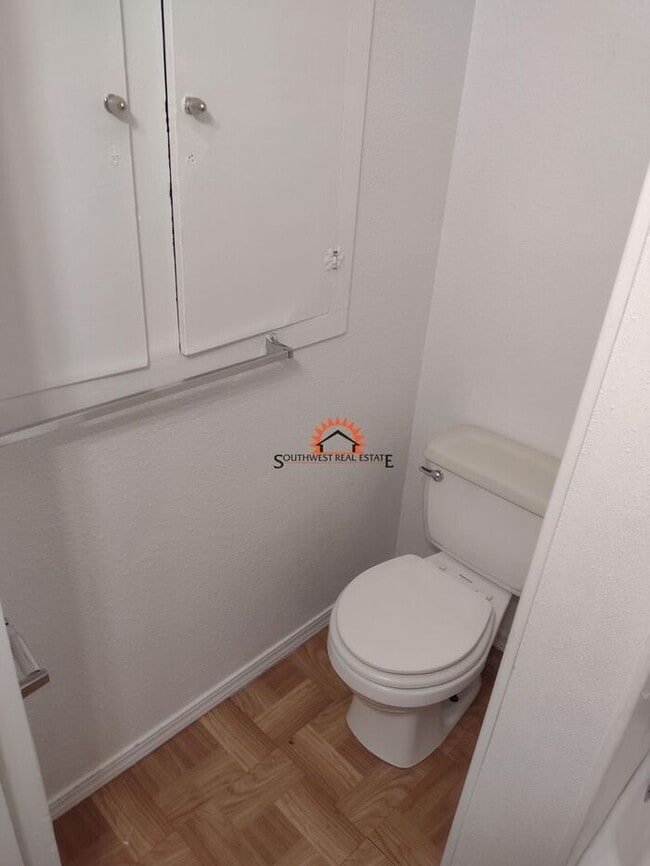 Building Photo - Large 1 Bed Apartment ALL BILLS PAID