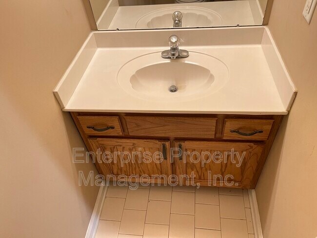 Building Photo - 9221 Lazzini Cove