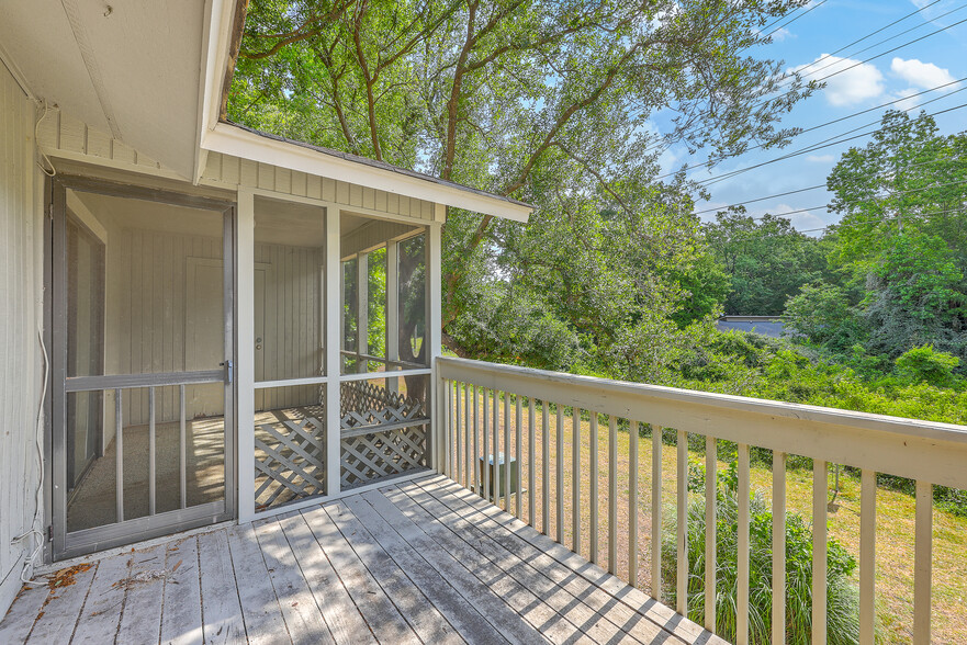 Building Photo - 2736 Jobee Dr