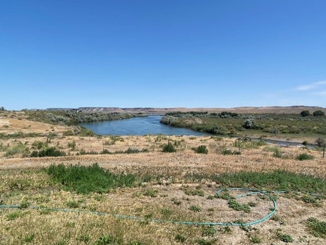 Building Photo - True Western Living On The Snake River