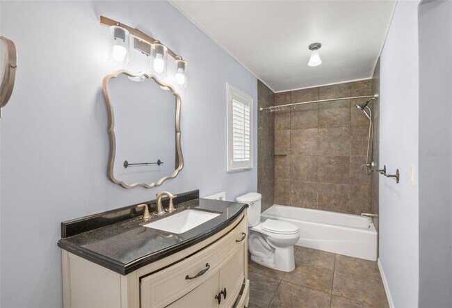 Building Photo - 5015 Aragon Way S