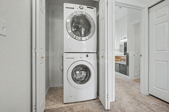 Building Photo - 133 Galapago St