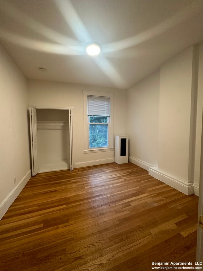 Building Photo - 38 Newton St