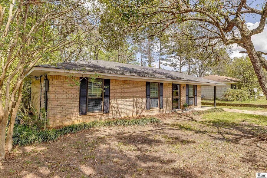 Building Photo - 128 Davis Ln