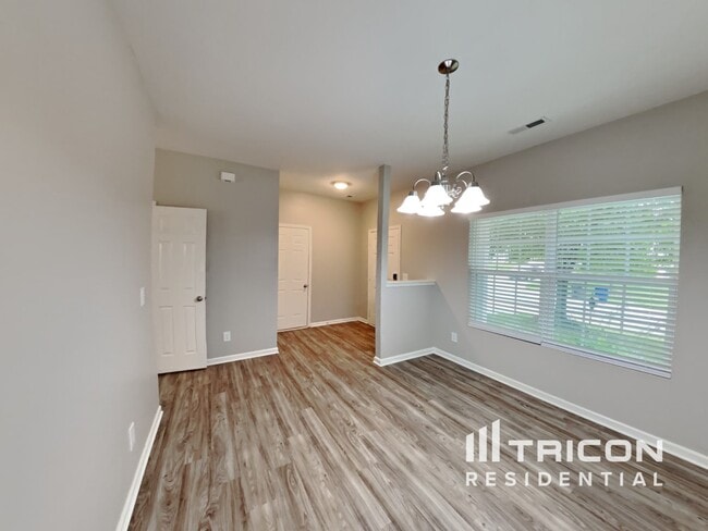 Building Photo - 570 Clear Meadow Dr