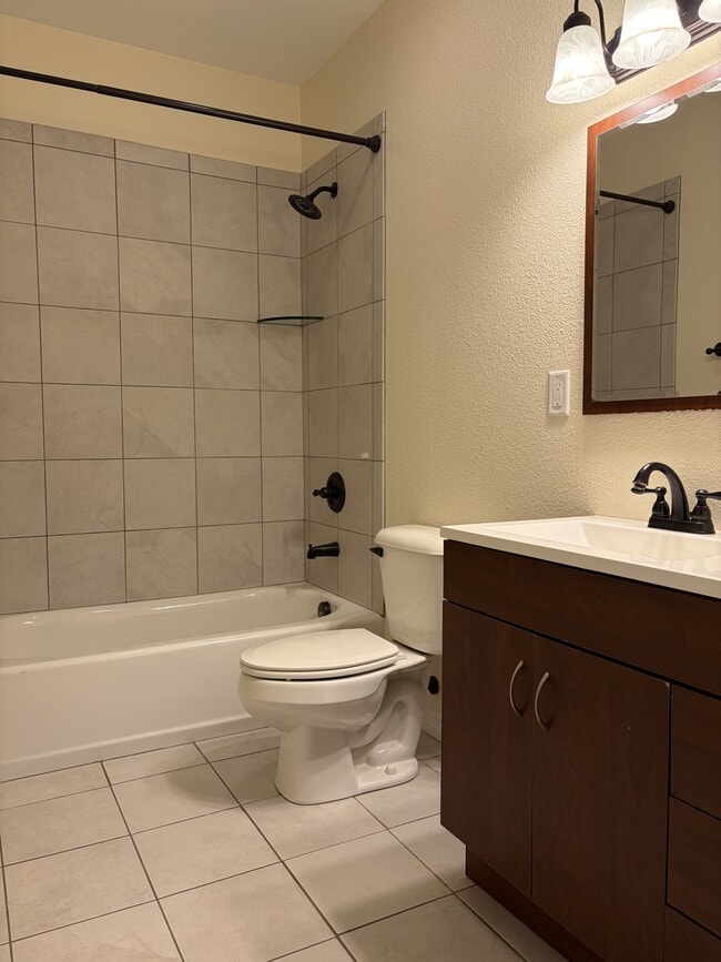 Building Photo - 4221 Chippewa Dr