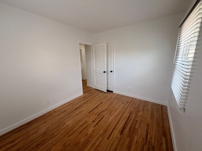 Building Photo - Remodeled 3 Bedroom Norwalk House For Rent!
