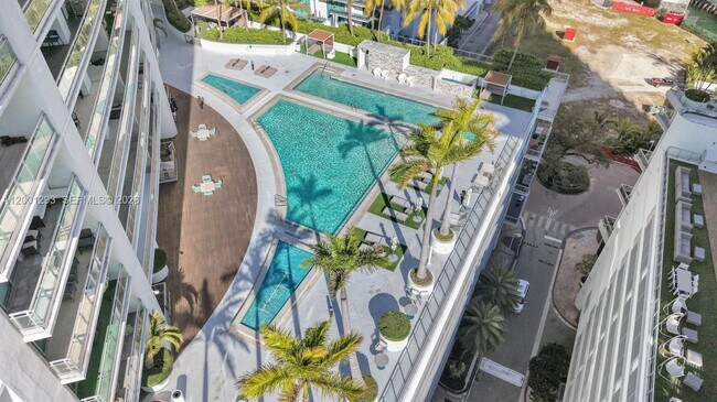 Building Photo - 90 SW 3rd St