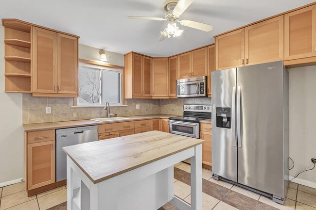 Building Photo - 4 Soundview Ave