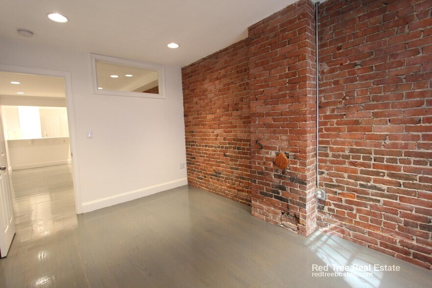 Building Photo - 127 St Botolph St