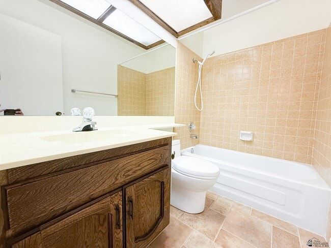 Building Photo - 10476 S Del Montes