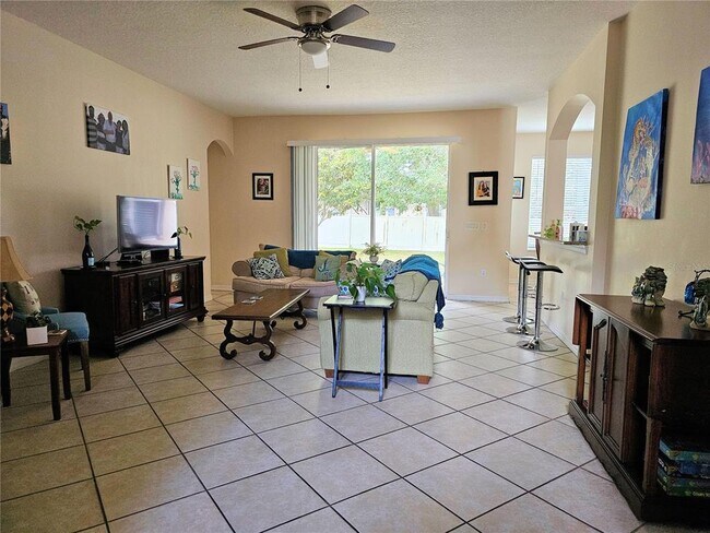 Building Photo - 718 Willett Dr