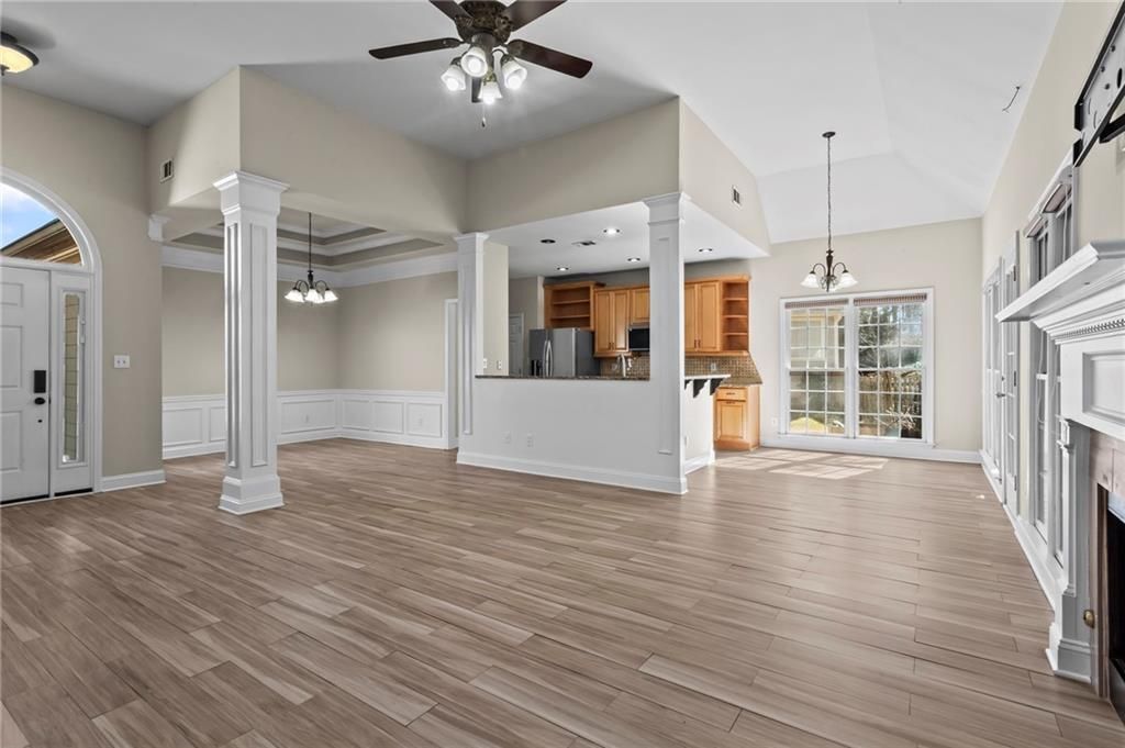 Building Photo - 3030 Northcliff Dr