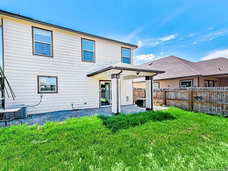 Building Photo - 7711 Stable View