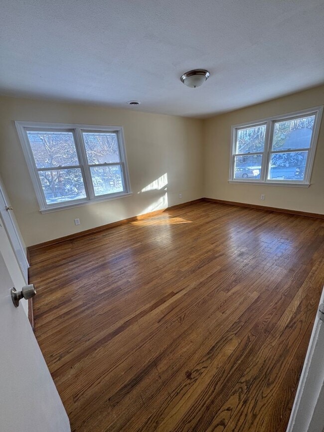 Building Photo - Large Ranch Style Home for Rent with Attached 2 car garage