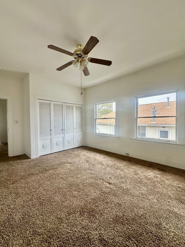 Building Photo - 6bedroom house full of charm steps from UC Berkeley!