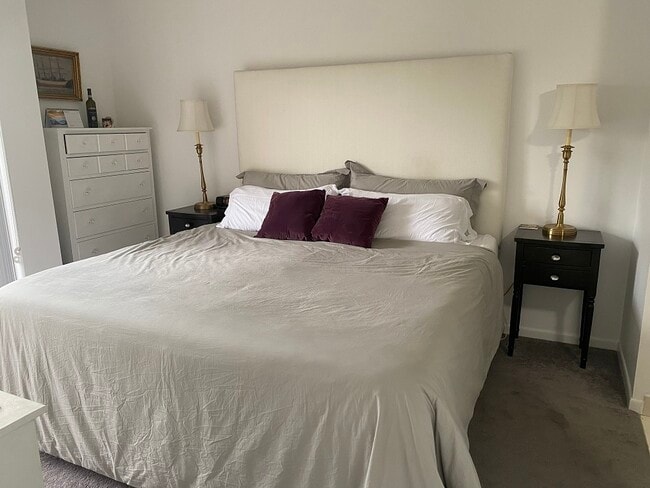 Building Photo - 2756 Day Ave