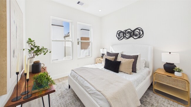 Building Photo - 2417 Harrington St