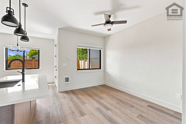 Building Photo - 2Bed/2.5Bath 2-Story Luxury Condo in Redmond, OR! -- BRAND NEW! NEVER LIVED IN!
