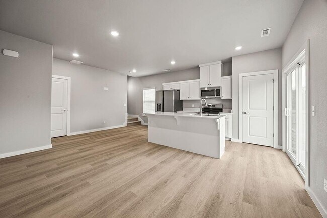 Building Photo - 2602 SW Convent St