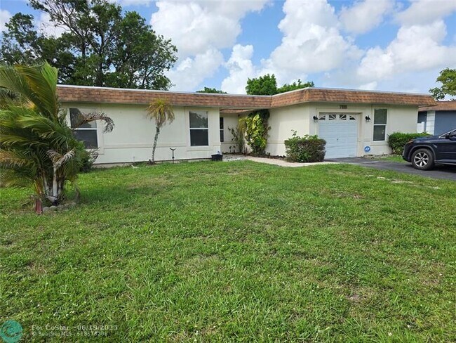 Primary Photo - 7816 NW 70th Terrace