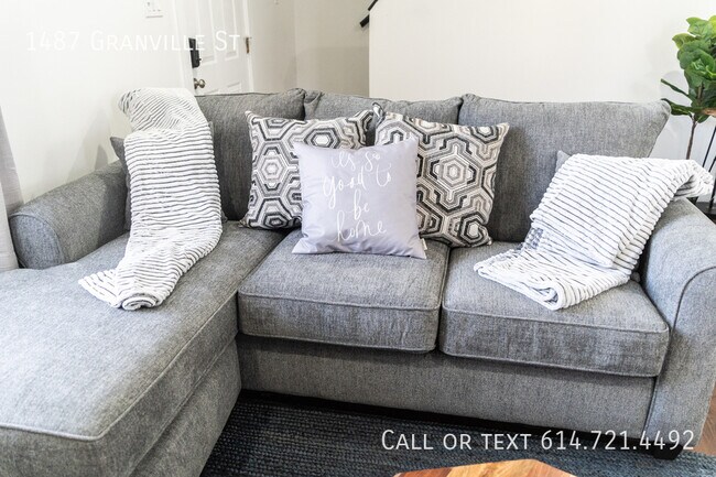 Building Photo - 1487 Granville St