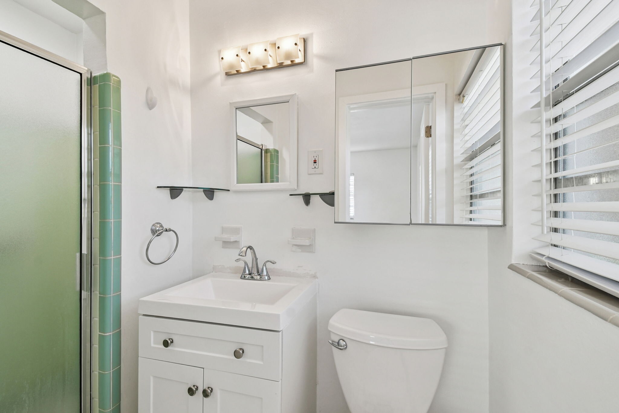 Master Bath - 3623 S Lightner Dr