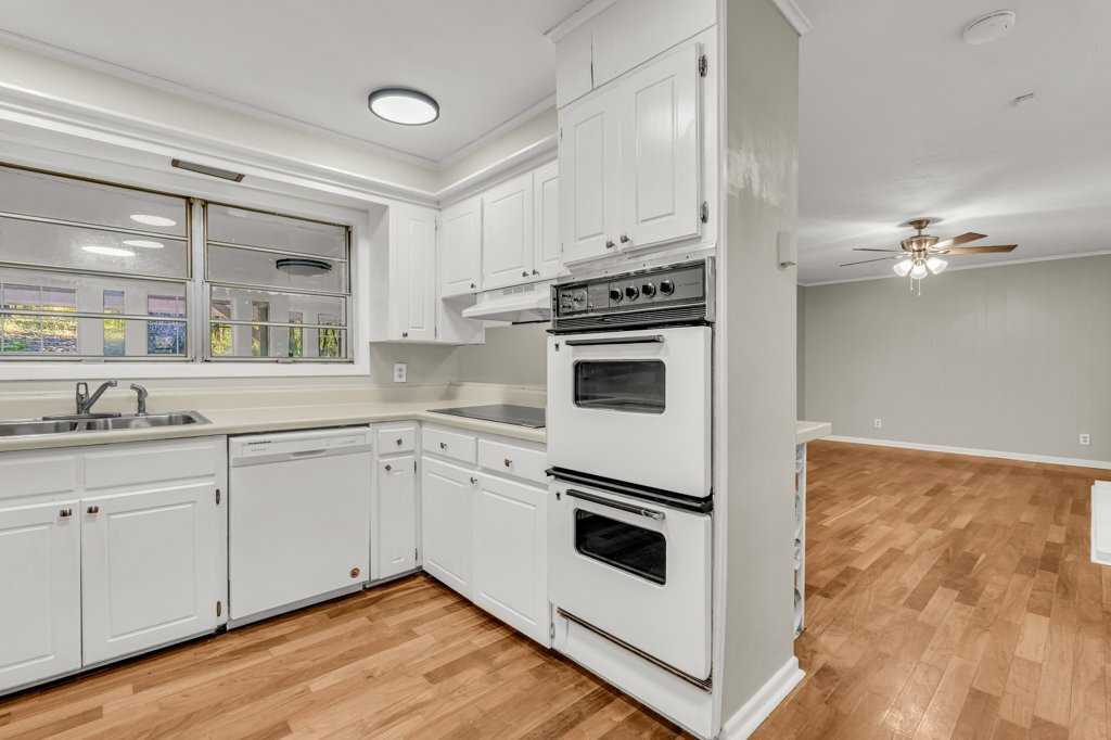 Building Photo - 222 Carr Rd