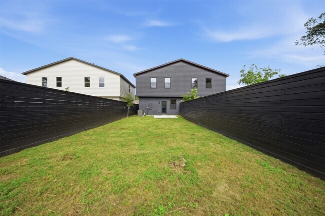 Building Photo - 7818 Hanfro Ln