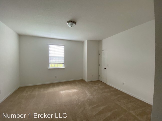 Building Photo - 8 br, 4 bath House - 681 Caterpillar Run