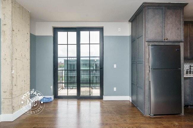 Building Photo - 187 Kent Ave