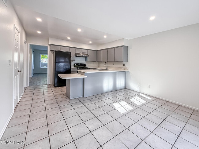 Building Photo - 4150 Lake Harbor Ln