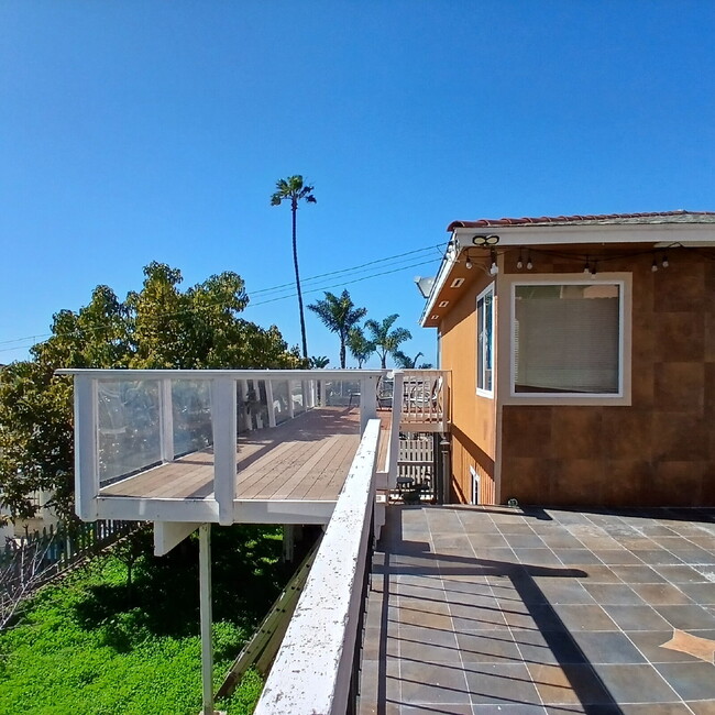 Building Photo - Ocean Beach detached Home w Yard