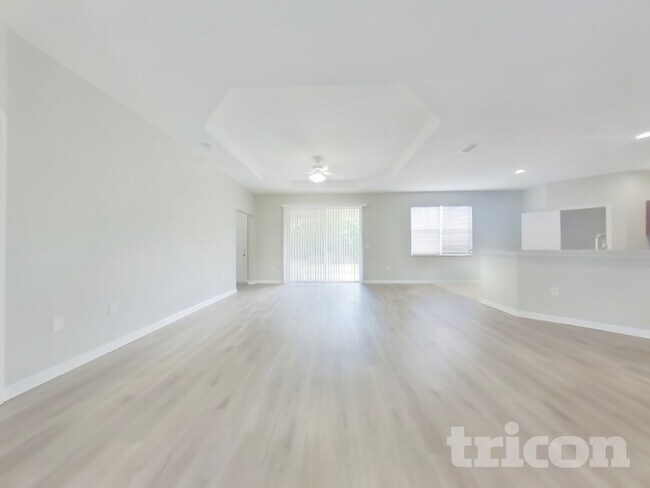 Building Photo - 3089 Tishman Ave