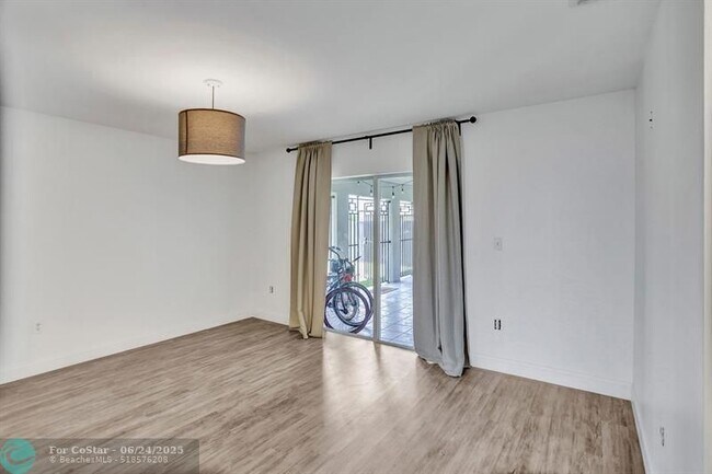 Building Photo - 14221 SW 160th Terrace