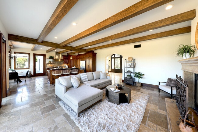 Building Photo - 3811 Vista Blanca