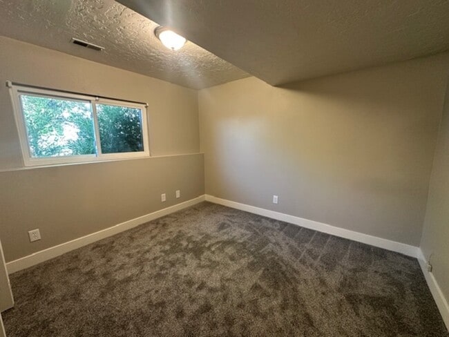 Building Photo - 1175 W 1420 N