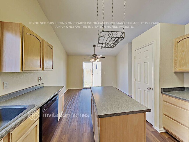 Building Photo - 1552 Ancestra Dr