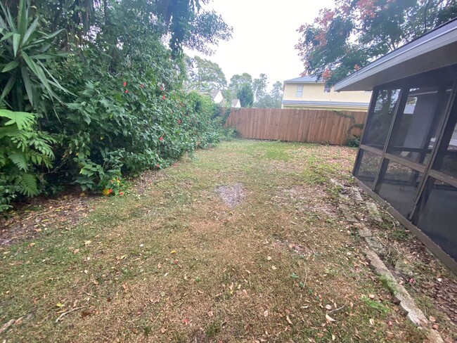 Building Photo - 2 Bedroom 2 Bath Duplex in Historic Downtown Orlando for RENT!