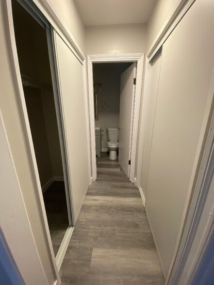 Building Photo - 10831 Fruitland Dr