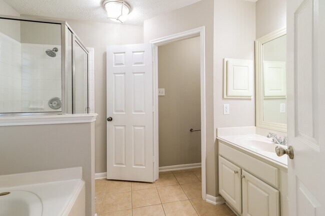 Building Photo - 27 S Misty Canyon Pl