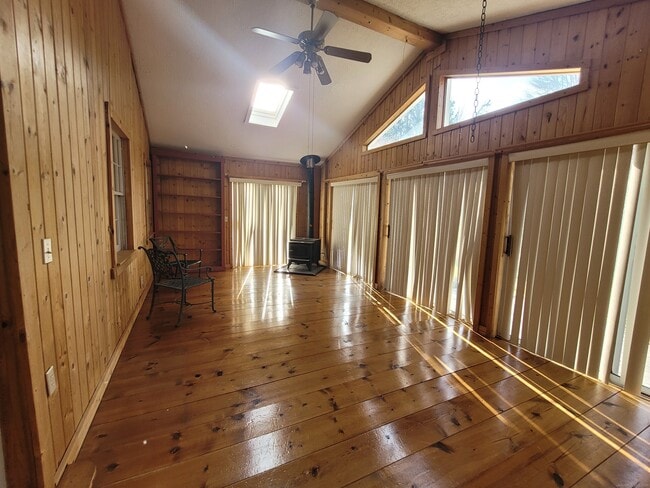 Building Photo - 9 Monroe Dr